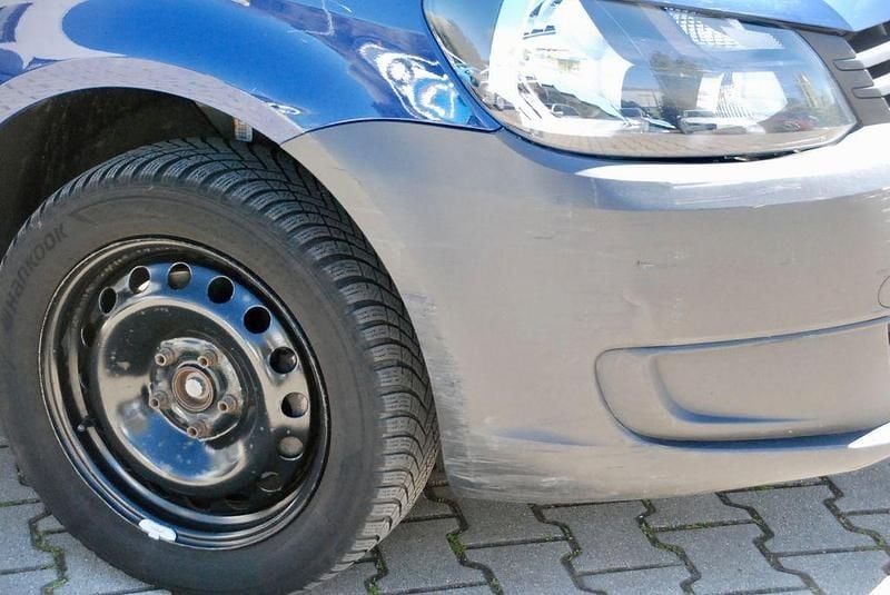 Second-hand VW Caddy 102 CP (75 kW) 2014 Albastru Monovolum