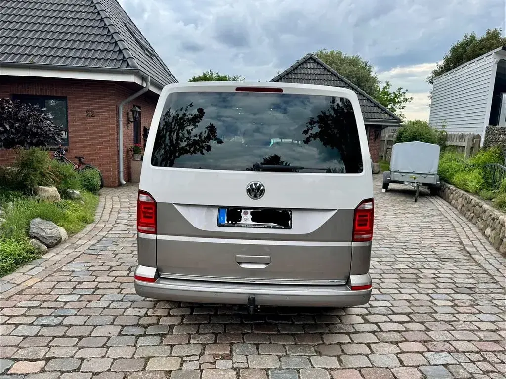 Gebraucht VW Multivan Highline 204 PS (150 kW) 2016 Andere farben Van / Kleinbus