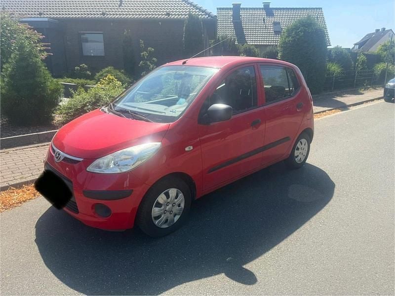 Rot Gebraucht 2008 Hyundai i10 Basis Kleinwagen | 3.290 € (Etwas zu teuer) - Bild 1/4