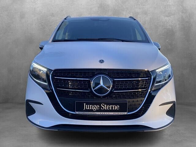 Gebraucht Mercedes V220 Style 163 PS (119 kW) 2025 Weiß Van / Kleinbus