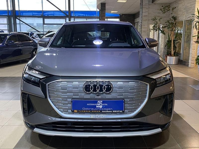 Gebraucht Audi e-tron Sportback 150 kW (204 PS) 2023 Grau taifungrau metallic (metallic) SUV