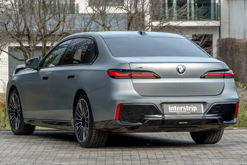 Gebraucht BMW 740 M Sport 299 PS (219 kW) 2025 Grau Limousine