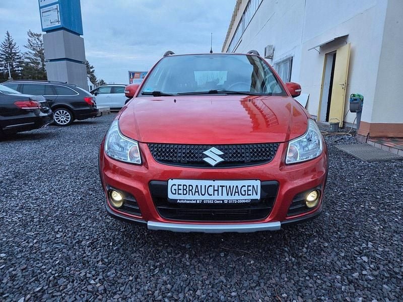 Gebraucht Suzuki SX4 Style 135 PS (99 kW) 2012 Rot Limousine