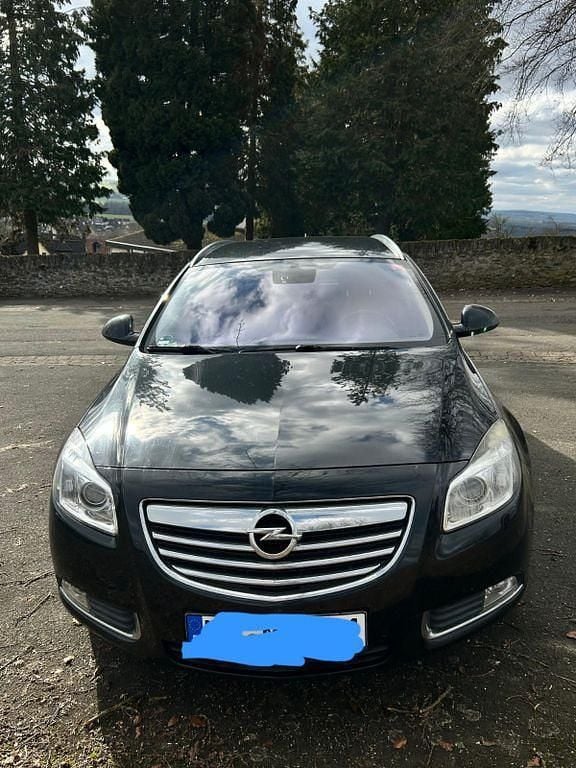 Gebraucht Opel Insignia Edition 160 PS (117 kW) 2012 Schwarz Kombi