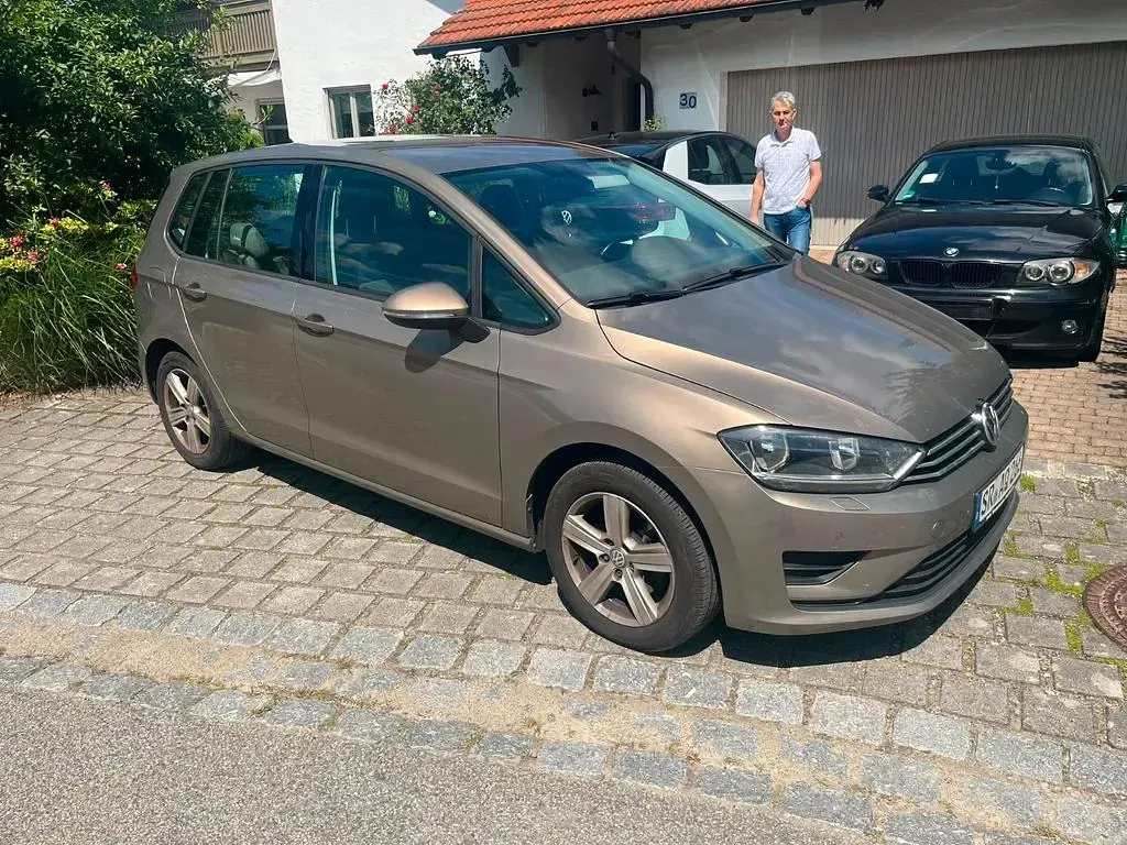 Gebraucht VW Golf VII Comfortline 125 PS (91 kW) 2015 Gold Limousine