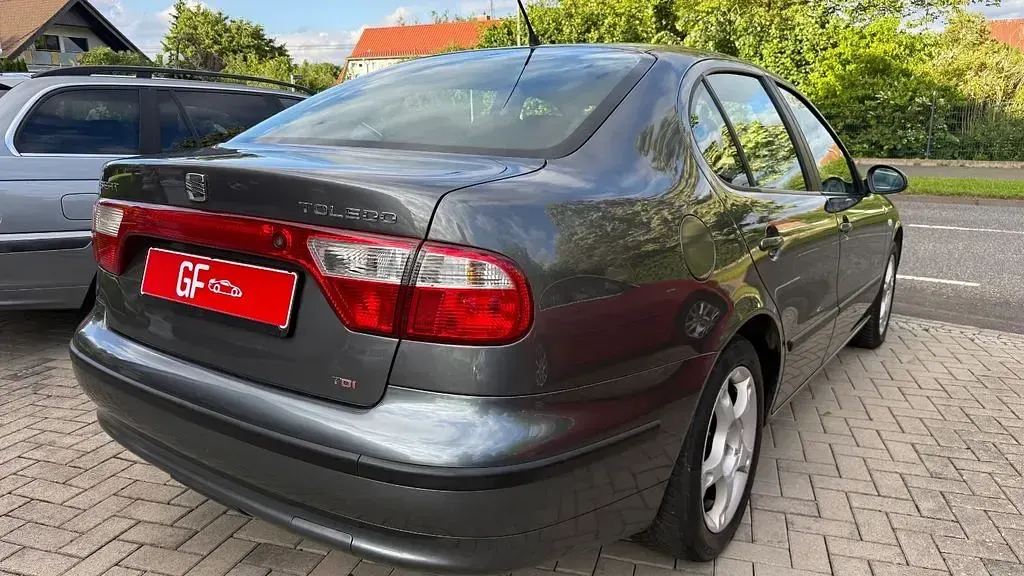 Gebraucht Seat Toledo 131 PS (96 kW) 2003 Grau Limousine