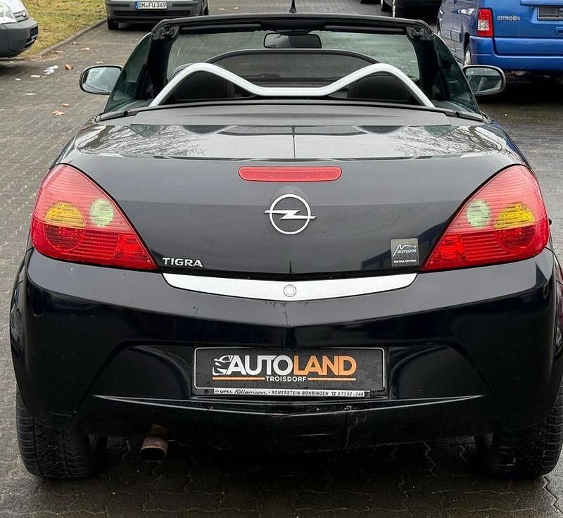 Gebraucht Opel Tigra Edition 90 PS (66 kW) 2007 Schwarz Cabrio