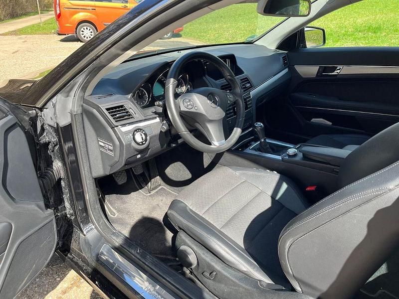 Gebraucht Mercedes E250 204 PS (150 kW) 2009 Schwarz Coupé