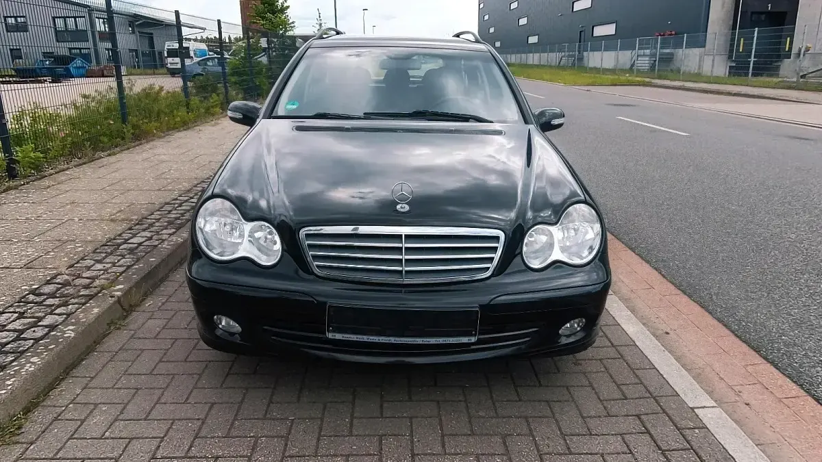 Gebraucht Mercedes C180 143 PS (105 kW) 2004 Schwarz Kombi