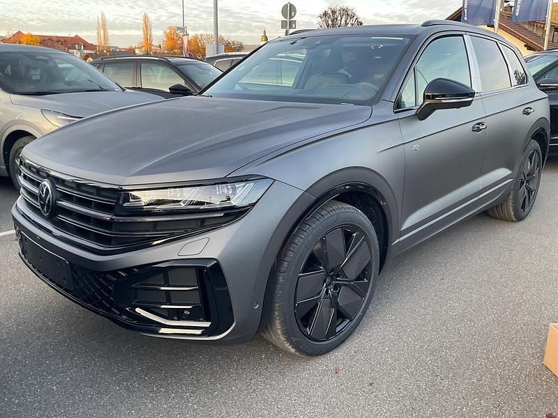 Silizium grau matt Neu 2025 VW Touareg R-line SUV | 79.995 € (Etwas zu teuer) - Bild 1/3