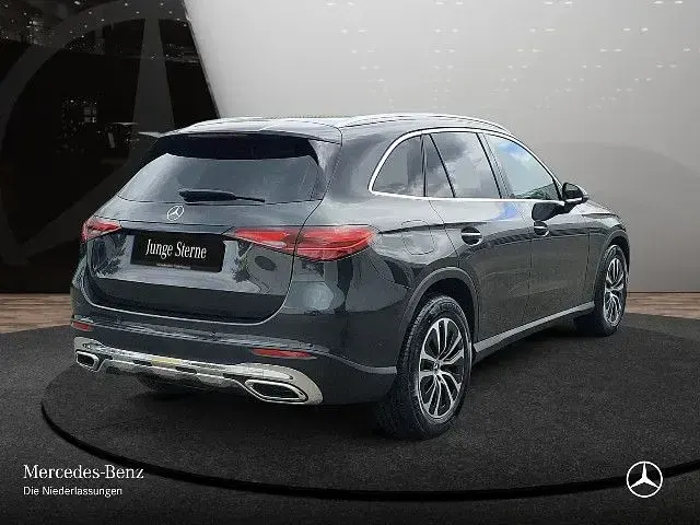 Gebraucht Mercedes GLC200 Avantgarde 204 PS (150 kW) 2025 Grau SUV