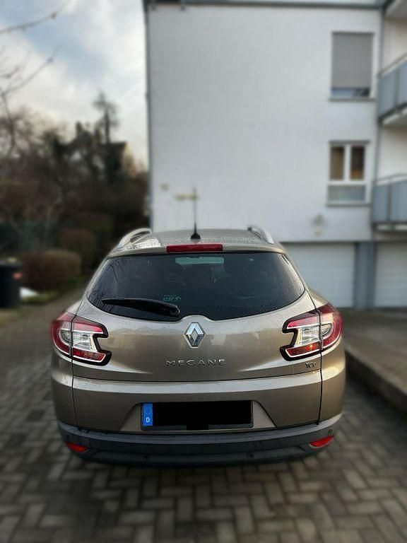 Gebraucht Renault Mégane III Bose Edition 131 PS (96 kW) 2013 Braun Limousine