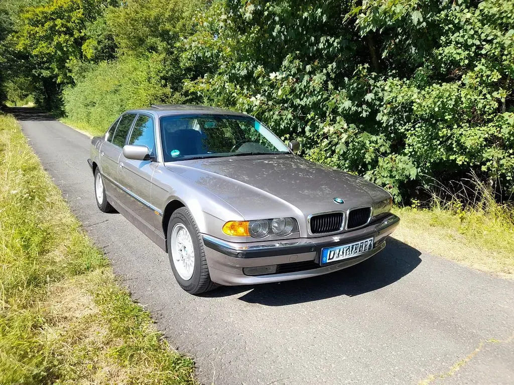 Gebraucht BMW 735 238 PS (175 kW) 2000 Silber Limousine
