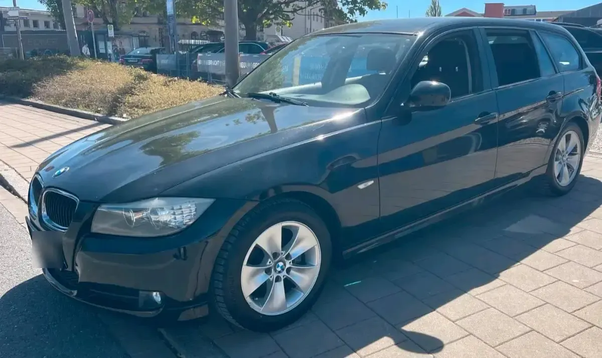 Gebraucht BMW 318 143 PS (105 kW) 2009 Schwarz Kombi