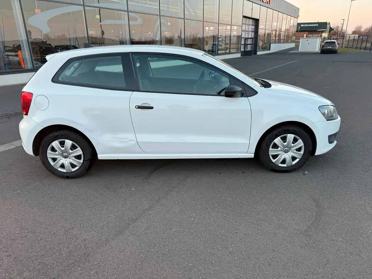 Gebraucht VW Polo 70 PS (51 kW) 2014 Weiß Kleinwagen