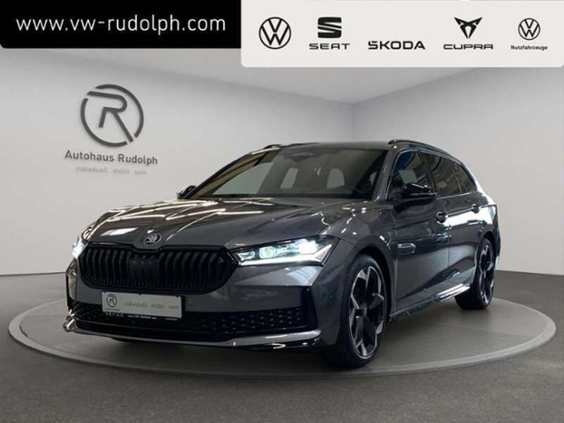 Graphitegrau metallic Neu 2025 Skoda Superb SportLine Kombi | 40.489 € (Superpreis) - Bild 1/4
