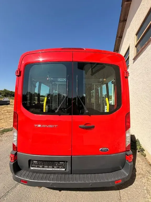 Gebraucht Ford Transit Trend 105 PS (77 kW) 2017 Rot Van