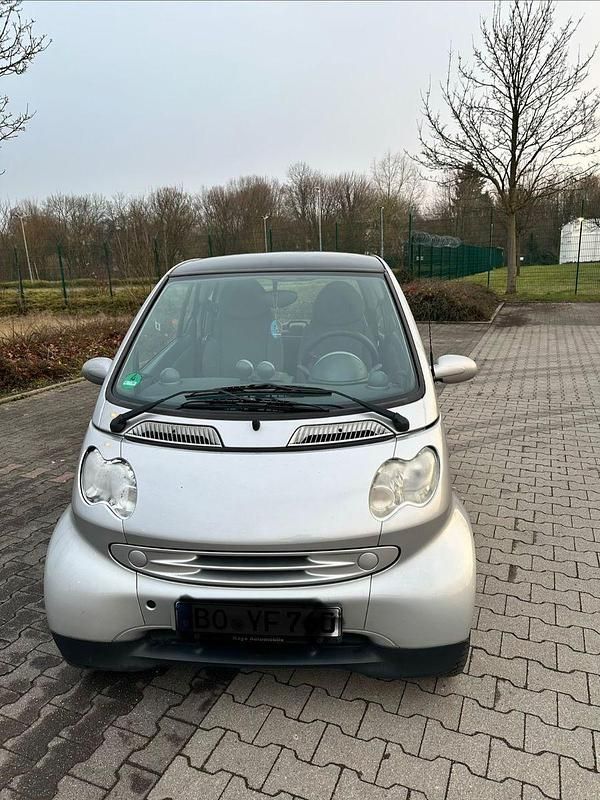 Grau Gebraucht 2006 Smart ForTwo Coupé Pure Coupé | 3.000 € (Guter Preis) - Bild 1/4