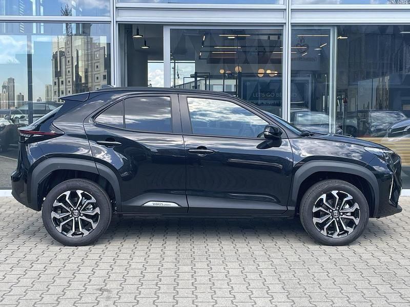 Neu Toyota Yaris Cross 131 PS (96 kW) 2026 Mysticschwarz mica SUV