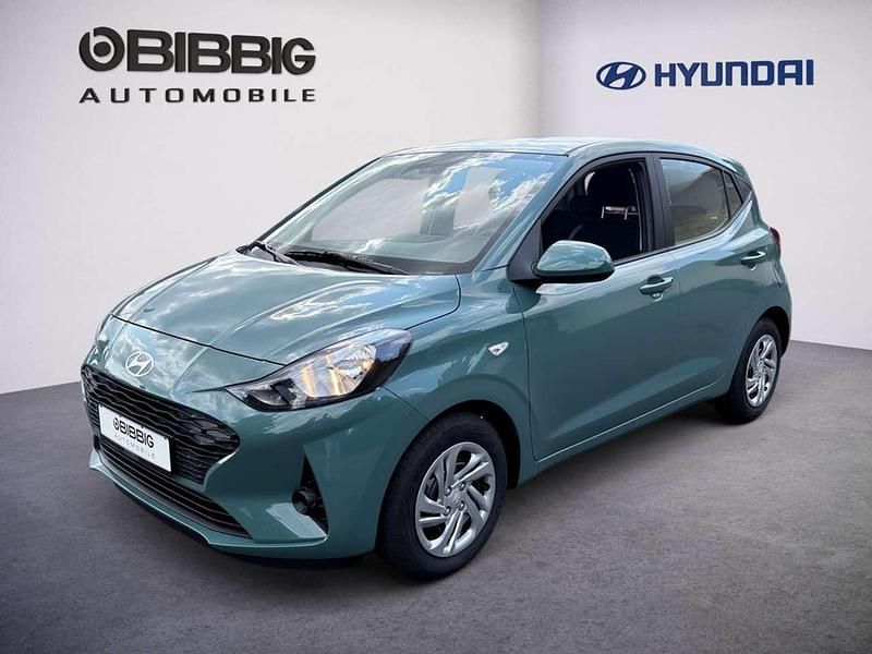 Mangrove green Neu 2025 Hyundai i10 Select Kleinwagen | 16.990 € (Fairer Preis) - Bild 1/3
