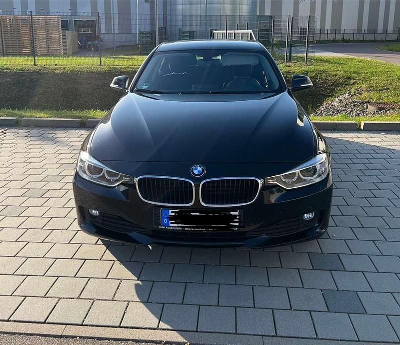 Schwarz Gebraucht 2013 BMW 318 Sport Line Limousine | 12.000 € (Fairer Preis) - Bild 1/4