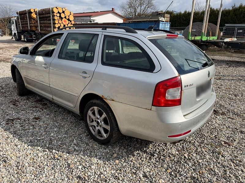 Gebraucht Skoda Octavia 106 PS (77 kW) 2010 Silber Kombi