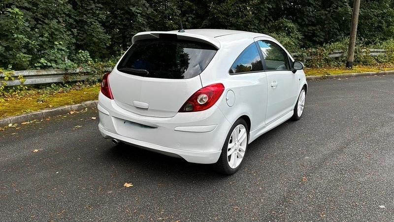 Gebraucht Opel Corsa OPC 69 PS (50 kW) 2011 Weiß Kleinwagen