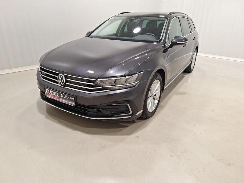 Gebraucht VW Passat GTE 218 PS (160 kW) 2021 Mangangrau metallic Kombi
