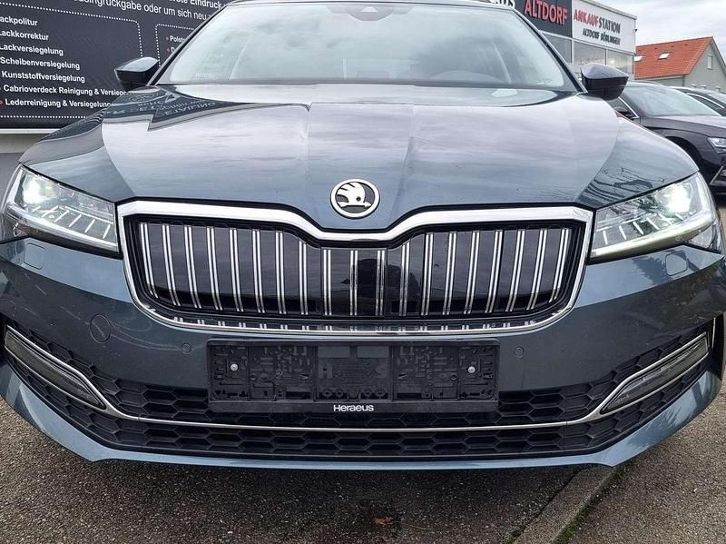 Gebraucht Skoda Superb LAURIN & KLEMENT 156 PS (114 kW) 2020 Seda quartz/quartz grey Kombi