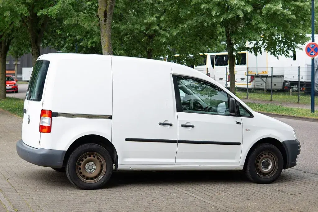Gebraucht VW Caddy 105 PS (77 kW) 2010 Weiß Van / Kleinbus