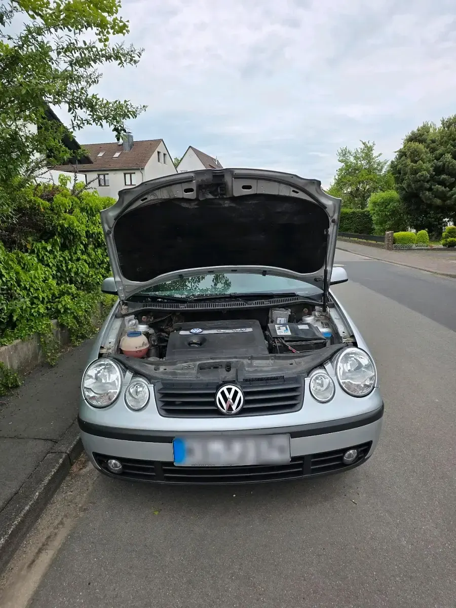 Gebraucht VW Polo 75 PS (55 kW) 2004 Silber Kleinwagen