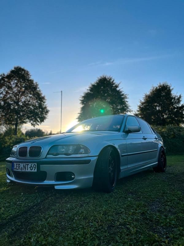 Silber Gebraucht 2000 BMW 330 Shadowline Limousine | 5.299 € (Fairer Preis) - Bild 1/4