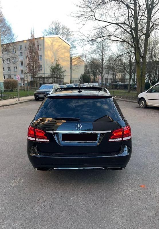 Gebraucht Mercedes E350 258 PS (189 kW) 2014 Schwarz Kombi