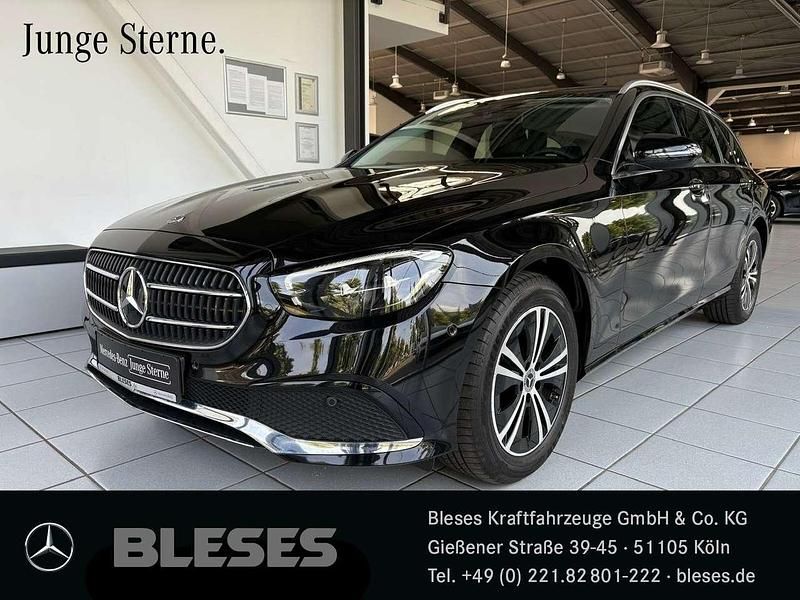 Lack obsidianschwarz Gebraucht 2022 Mercedes E220 Avantgarde Kombi | 39.900 € (Etwas zu teuer) - Bild 1/4
