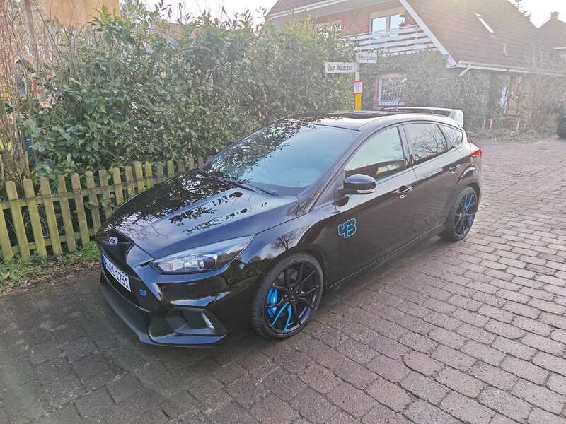 Schwarz Gebraucht 2017 Ford Focus S Limousine | 26.499 € - Bild 1/4