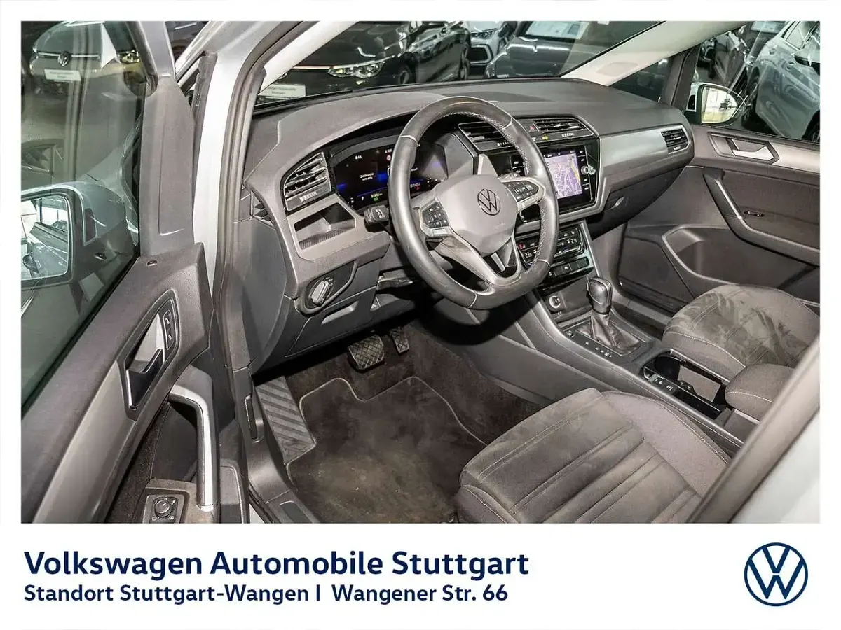 Gebraucht VW Touran Comfortline 150 PS (110 kW) 2023 Silber Van / Kleinbus