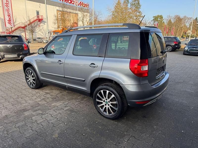 Gebraucht Skoda Yeti Ambition 105 PS (77 kW) 2012 Grau SUV