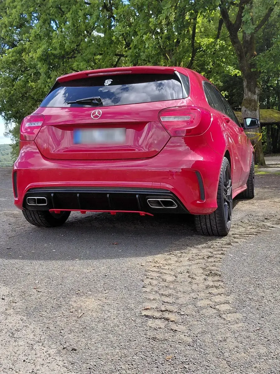 Gebraucht Mercedes A180 AMG 122 PS (89 kW) 2015 Rot Limousine