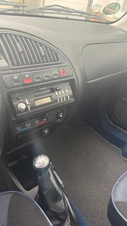 Gebraucht Citroën Saxo 60 PS (44 kW) 2001 Blau Kleinwagen