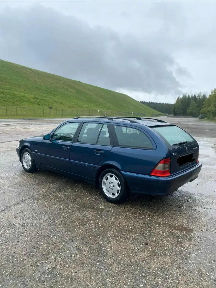 Gebraucht Mercedes C250 150 PS (110 kW) 1997 Blau Kombi