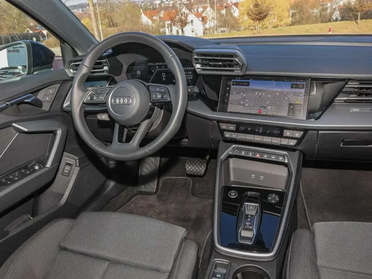 Gebraucht Audi A3 S-Line 150 PS (110 kW) 2025 Navarrablau metallic Limousine