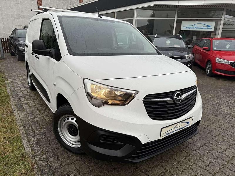 Jade weiss/arktis weiss Gebraucht 2020 Opel Combo Selection Van / Kleinbus | 12.990 € (Guter Preis) - Bild 1/4