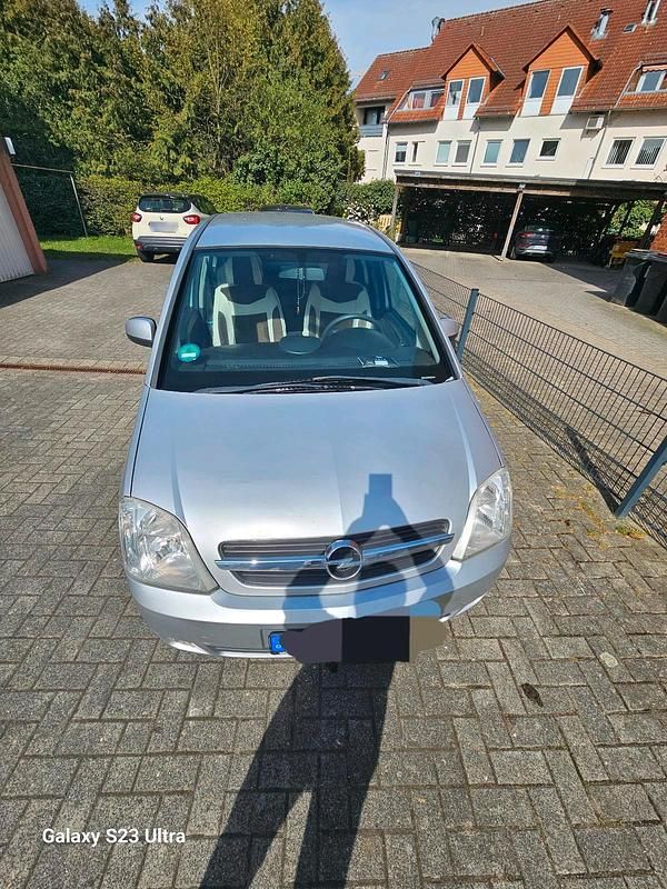 Second-hand Opel Meriva 100 CP (73 kW) 2004 Argintiu Monovolum