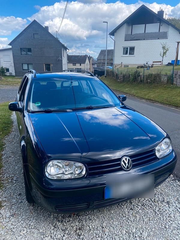 Blau Gebraucht 2004 VW Golf IV Kombi | 1.800 € (Guter Preis) - Bild 1/4