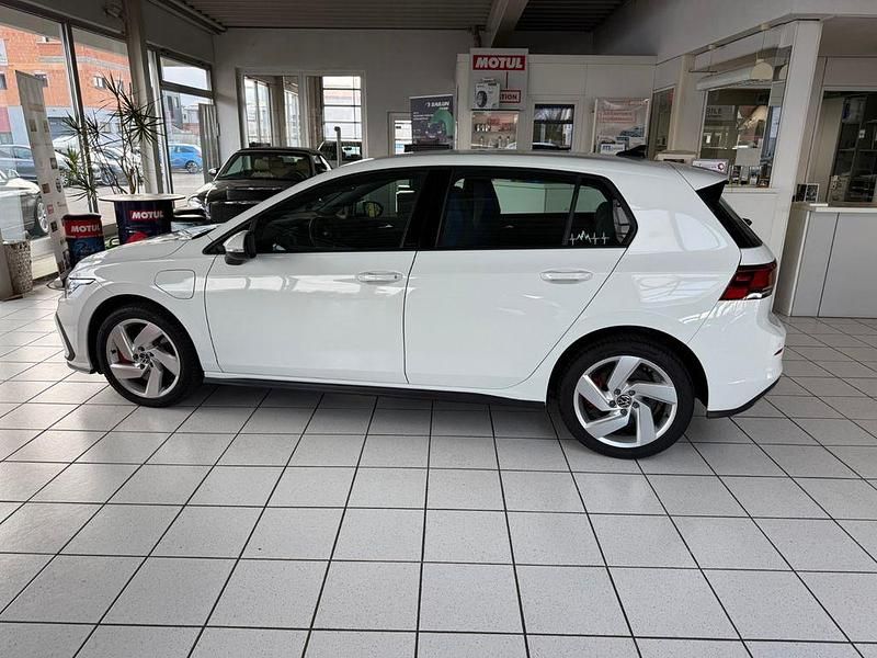 Gebraucht VW Golf VIII GTE 150 PS (110 kW) 2022 Weiß Limousine