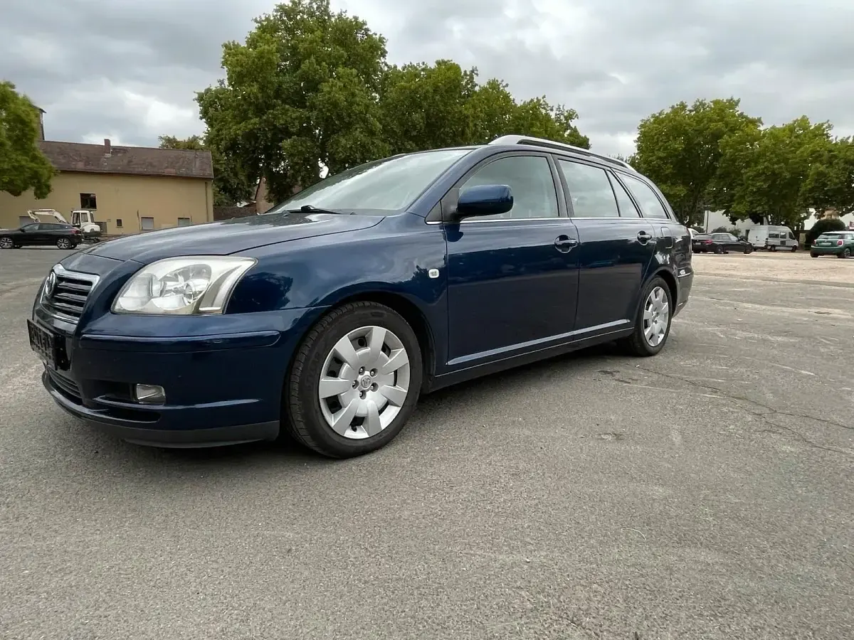 Gebraucht Toyota Avensis 129 PS (94 kW) 2005 Blau Kombi