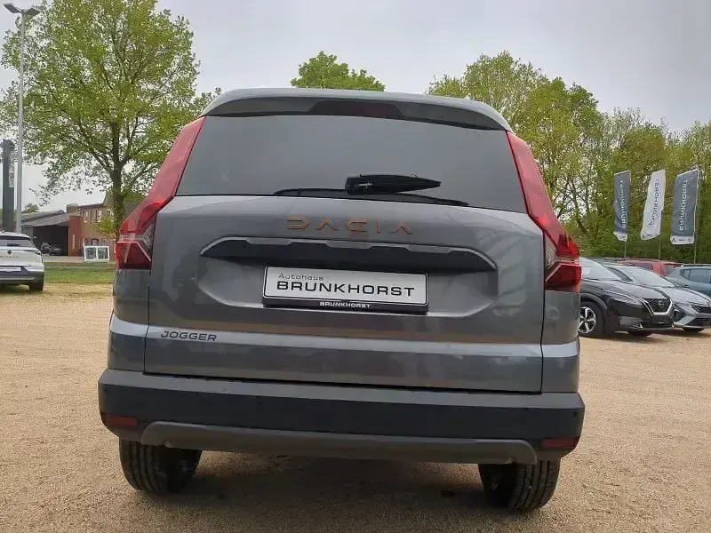 Neu Dacia Jogger Extreme 110 PS (80 kW) 2025 Grau Van / Kleinbus