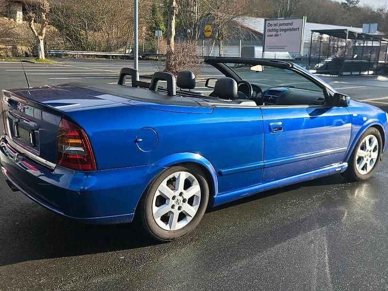 Gebraucht Opel Astra Cabriolet 124 PS (91 kW) 2002 Blau Cabrio