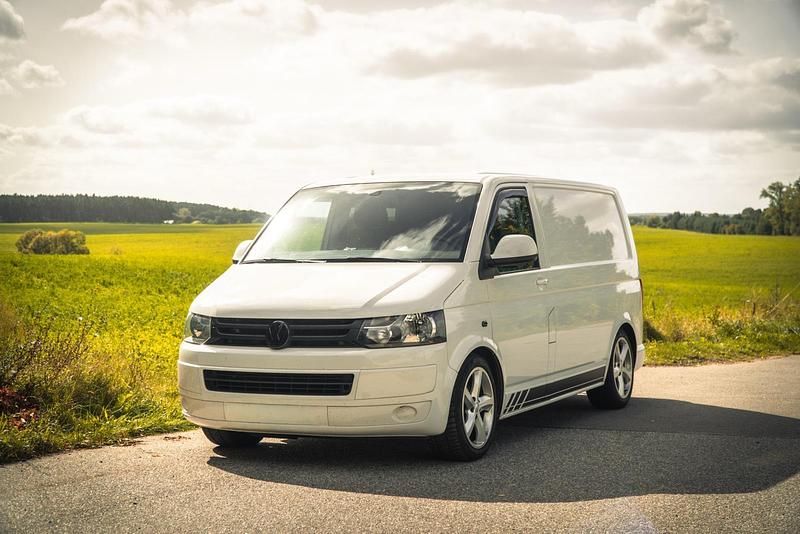 Weiß Gebraucht 2013 VW T5 Van | 17.499 € (Guter Preis) - Bild 1/4