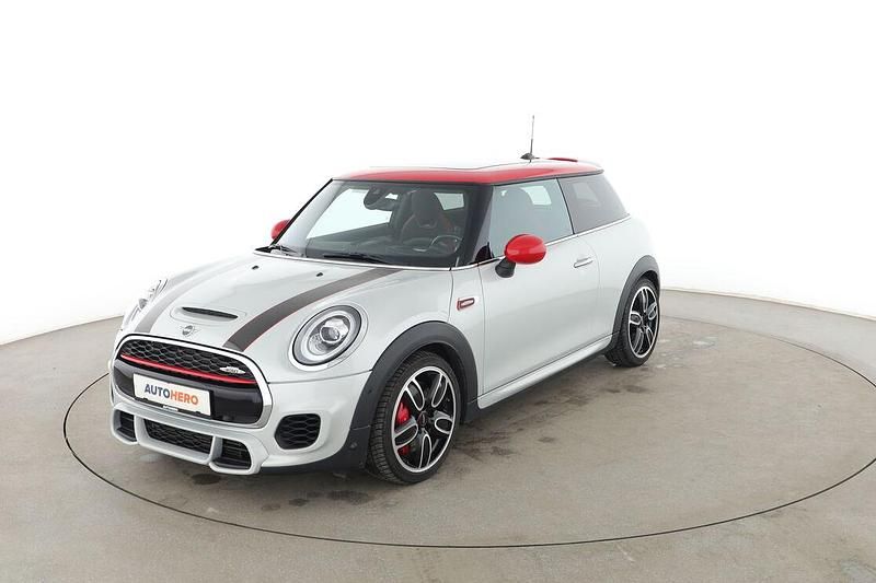 Gebraucht Mini John Cooper Works 231 PS (169 kW) 2019 Weiß Kleinwagen